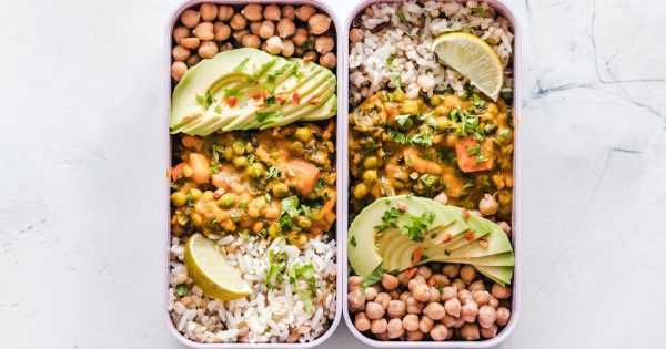 Dietetyczne obiady w diecie pudełkowej: Smakowite i zdrowe opcje na co dzień