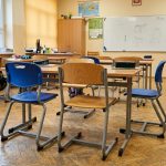 Jak wybrać wygodne i trwałe krzesła szkolne do klasy